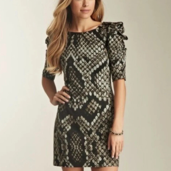 Elegant Black and Silver Patterned Dress - Picture 5 of 5